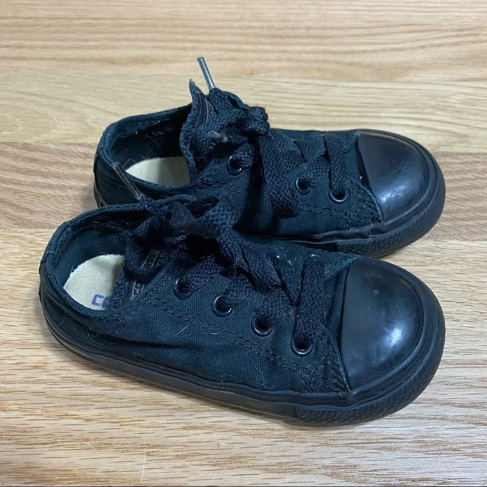 Converse Black Sneakers Sz 7 Kids Toddler Baby Boy Girl